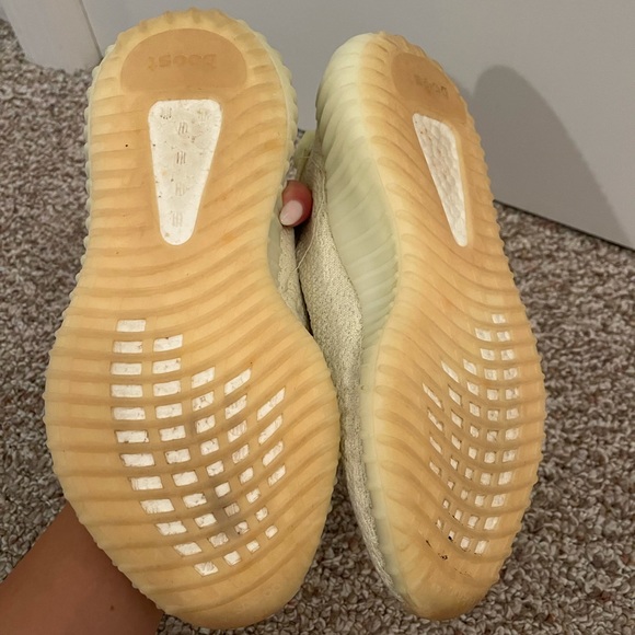 YEEZY BOOST 350 V2 'BUTTER' - Picture 3 of 4